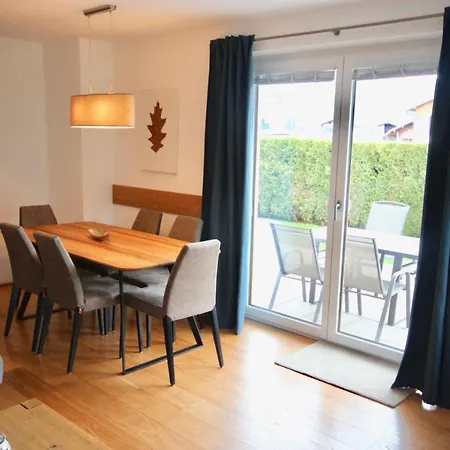 Julia アパート *