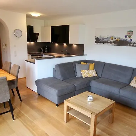 Julia * 滨湖采尔